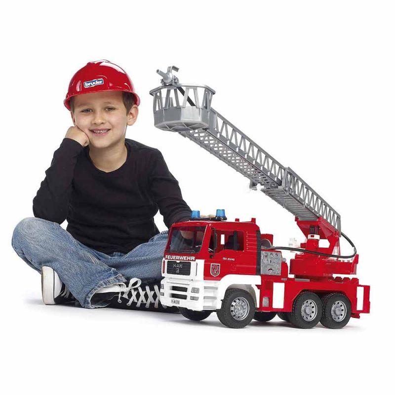 Игрушка "Пожарный грузовик с лестницей", Bruder